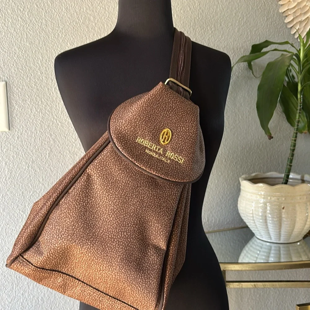 Roberta Rossi Monza Italy bag. In Good used condition. Used as backpack or sling